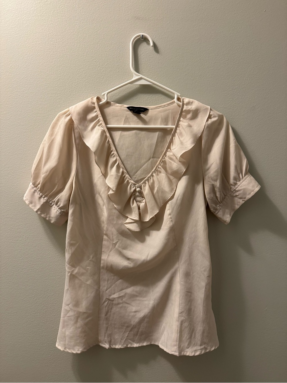 Banana Republic Cream Ruffle V-Neck Blouse